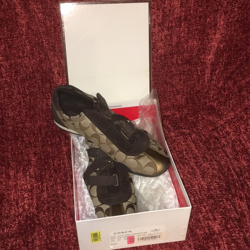 Brown coach tennis shoes